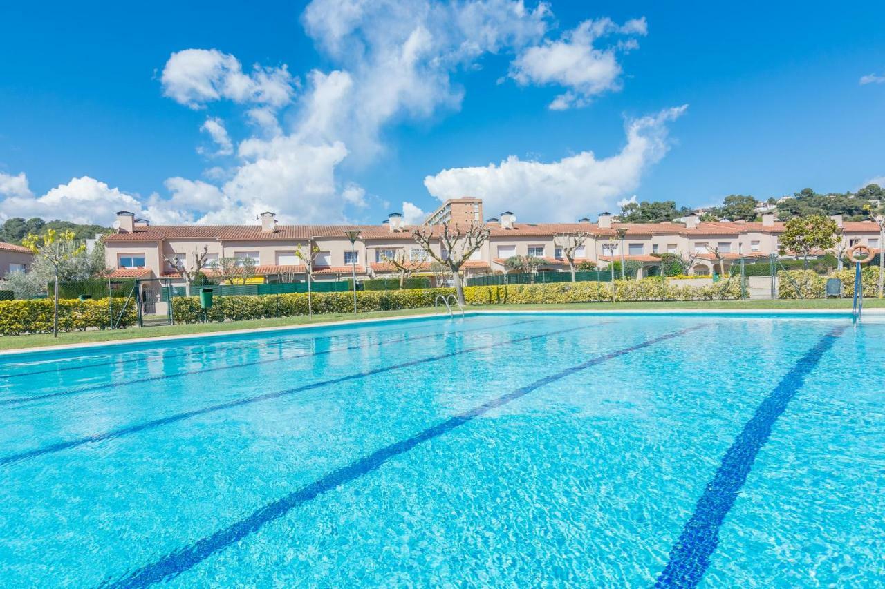 HomeHolidaysRentals Moonlight Santa Susanna Buitenkant foto
