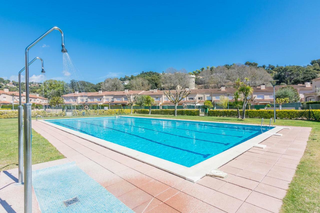 HomeHolidaysRentals Moonlight Santa Susanna Buitenkant foto