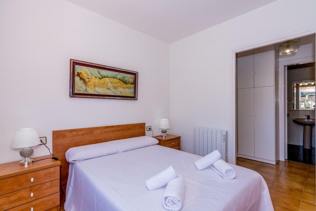 HomeHolidaysRentals Moonlight Santa Susanna Buitenkant foto