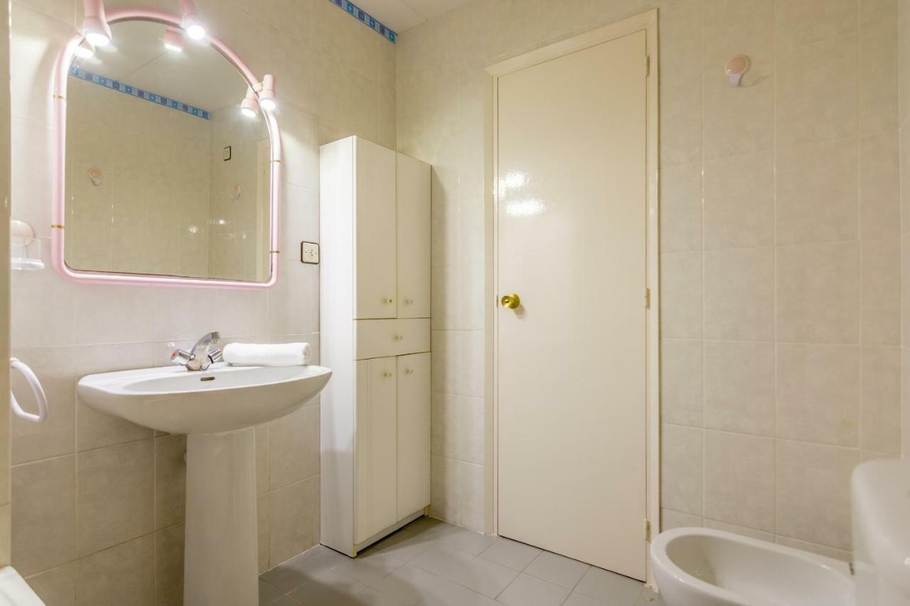 HomeHolidaysRentals Moonlight Santa Susanna Buitenkant foto